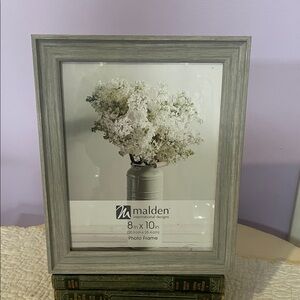 Malden Light Gray Photo wood  Frame - Stylish Display like new 8x10